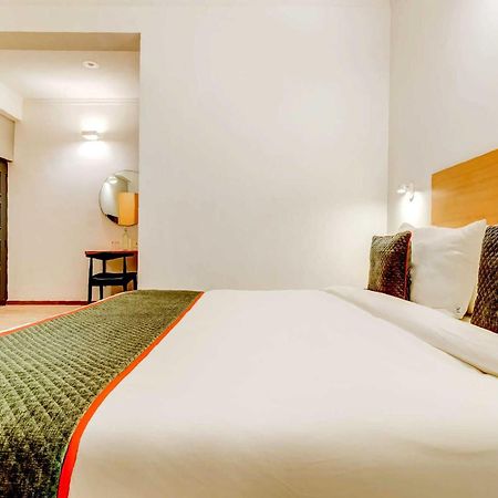 โอโย ทาวน์เฮาส์ 347 ใกล้ท่ารถ Hotel คูร์เคาน์ ภายนอก รูปภาพ