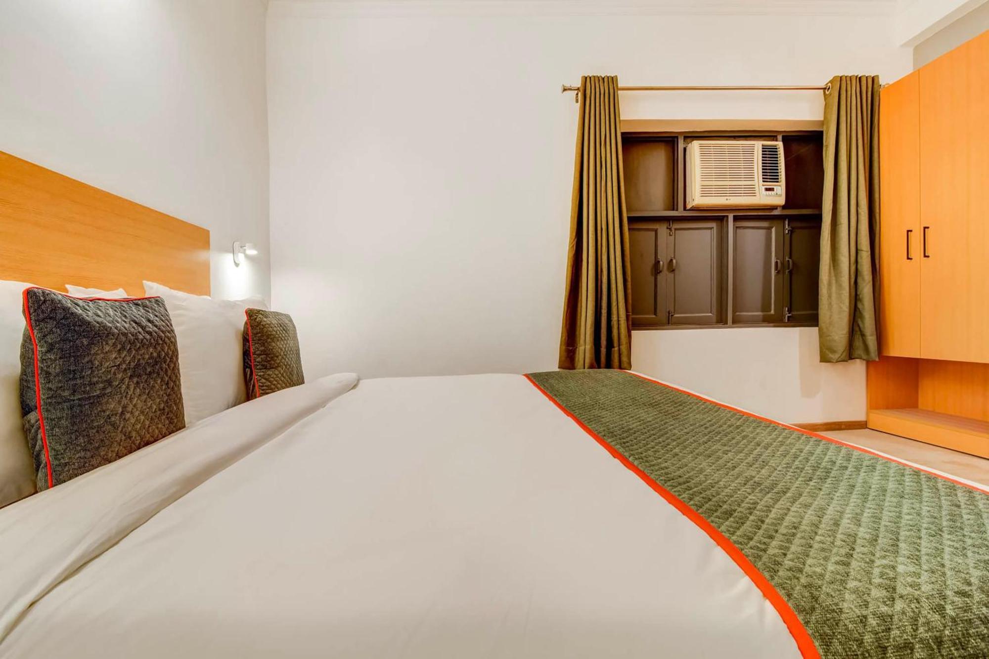 โอโย ทาวน์เฮาส์ 347 ใกล้ท่ารถ Hotel คูร์เคาน์ ภายนอก รูปภาพ
