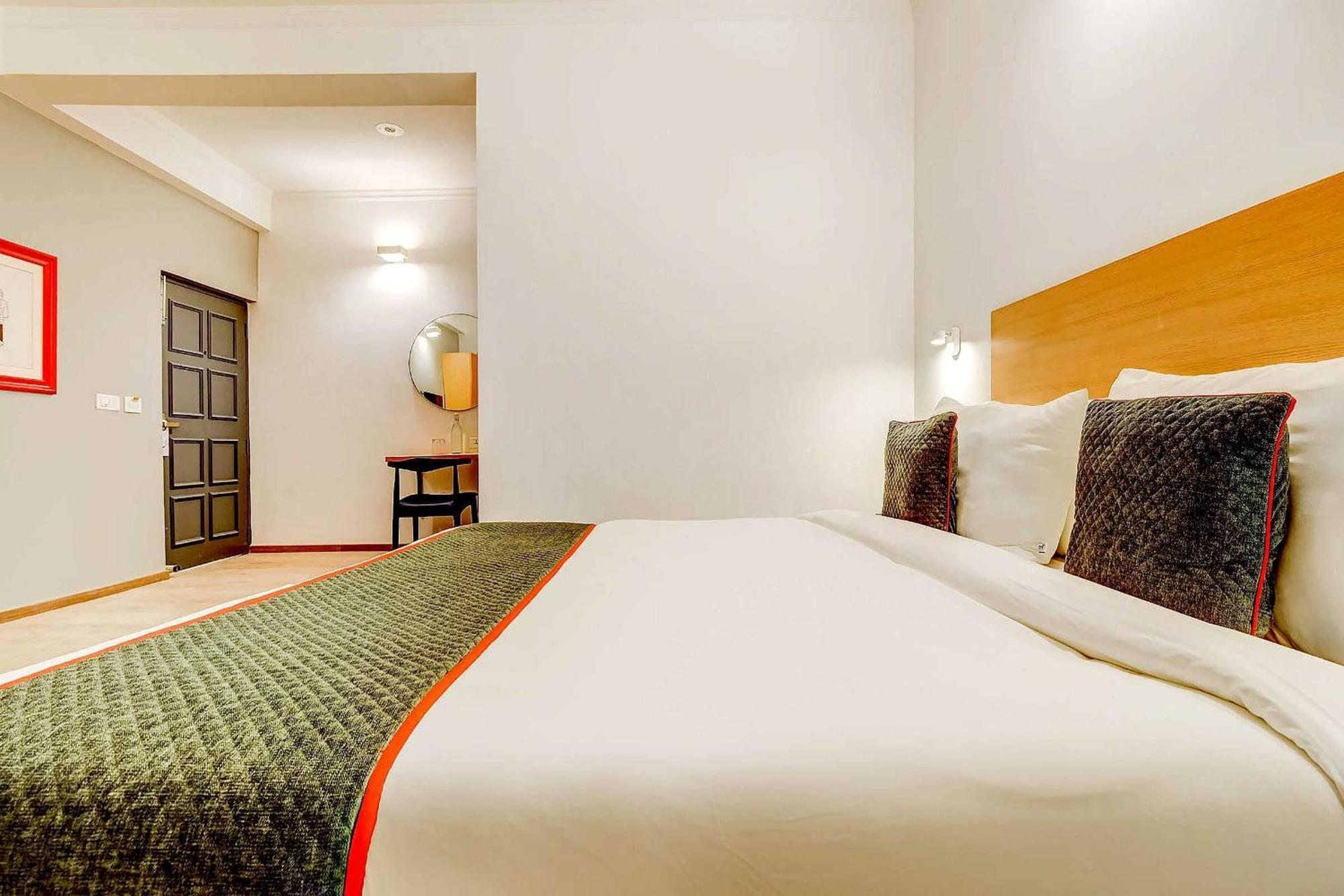 โอโย ทาวน์เฮาส์ 347 ใกล้ท่ารถ Hotel คูร์เคาน์ ภายนอก รูปภาพ