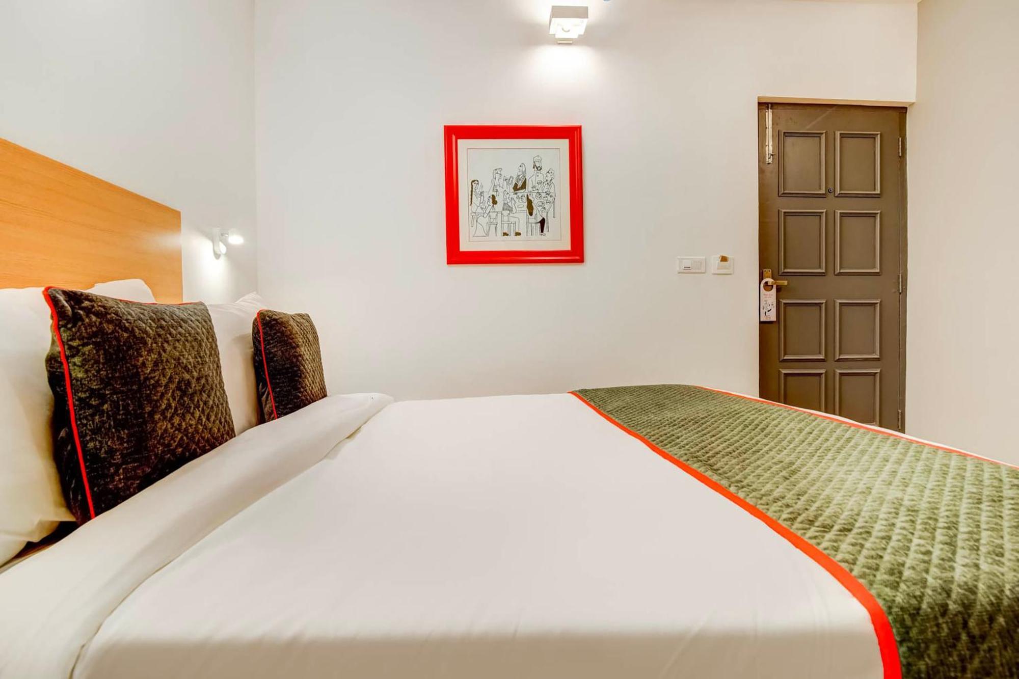 โอโย ทาวน์เฮาส์ 347 ใกล้ท่ารถ Hotel คูร์เคาน์ ภายนอก รูปภาพ