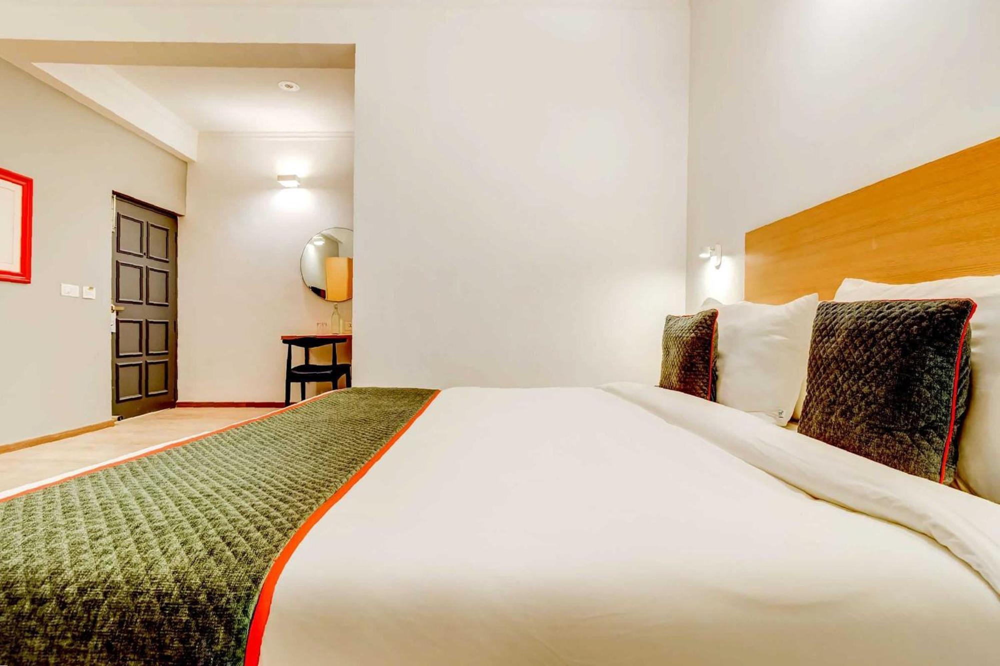 โอโย ทาวน์เฮาส์ 347 ใกล้ท่ารถ Hotel คูร์เคาน์ ภายนอก รูปภาพ