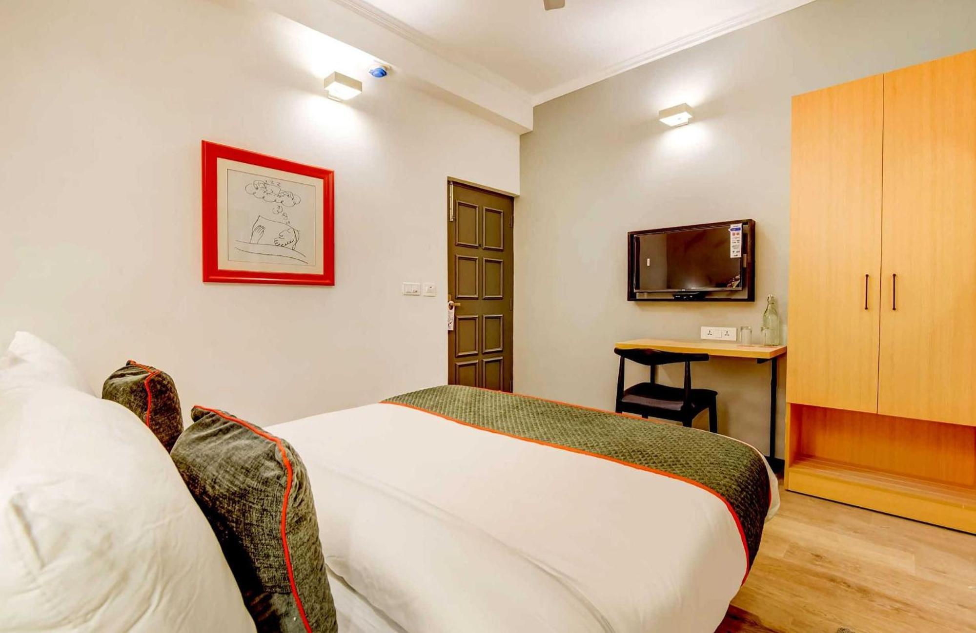 โอโย ทาวน์เฮาส์ 347 ใกล้ท่ารถ Hotel คูร์เคาน์ ภายนอก รูปภาพ