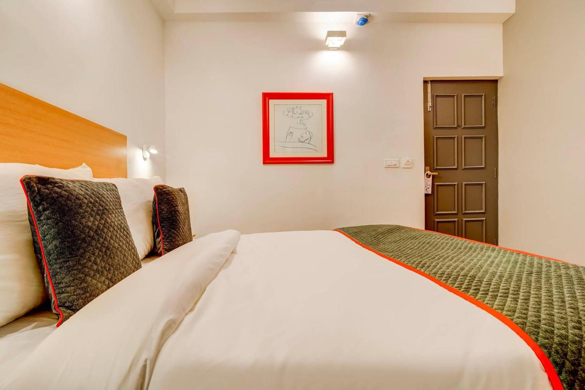 โอโย ทาวน์เฮาส์ 347 ใกล้ท่ารถ Hotel คูร์เคาน์ ภายนอก รูปภาพ