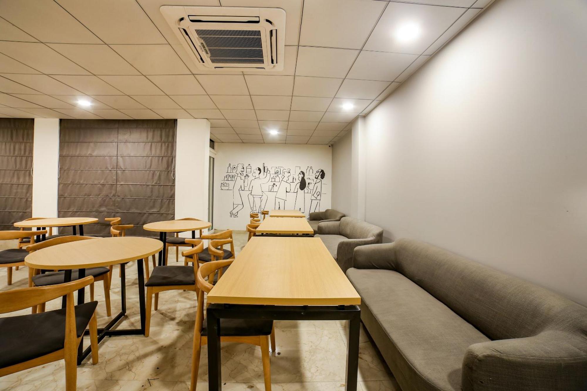 โอโย ทาวน์เฮาส์ 347 ใกล้ท่ารถ Hotel คูร์เคาน์ ภายนอก รูปภาพ