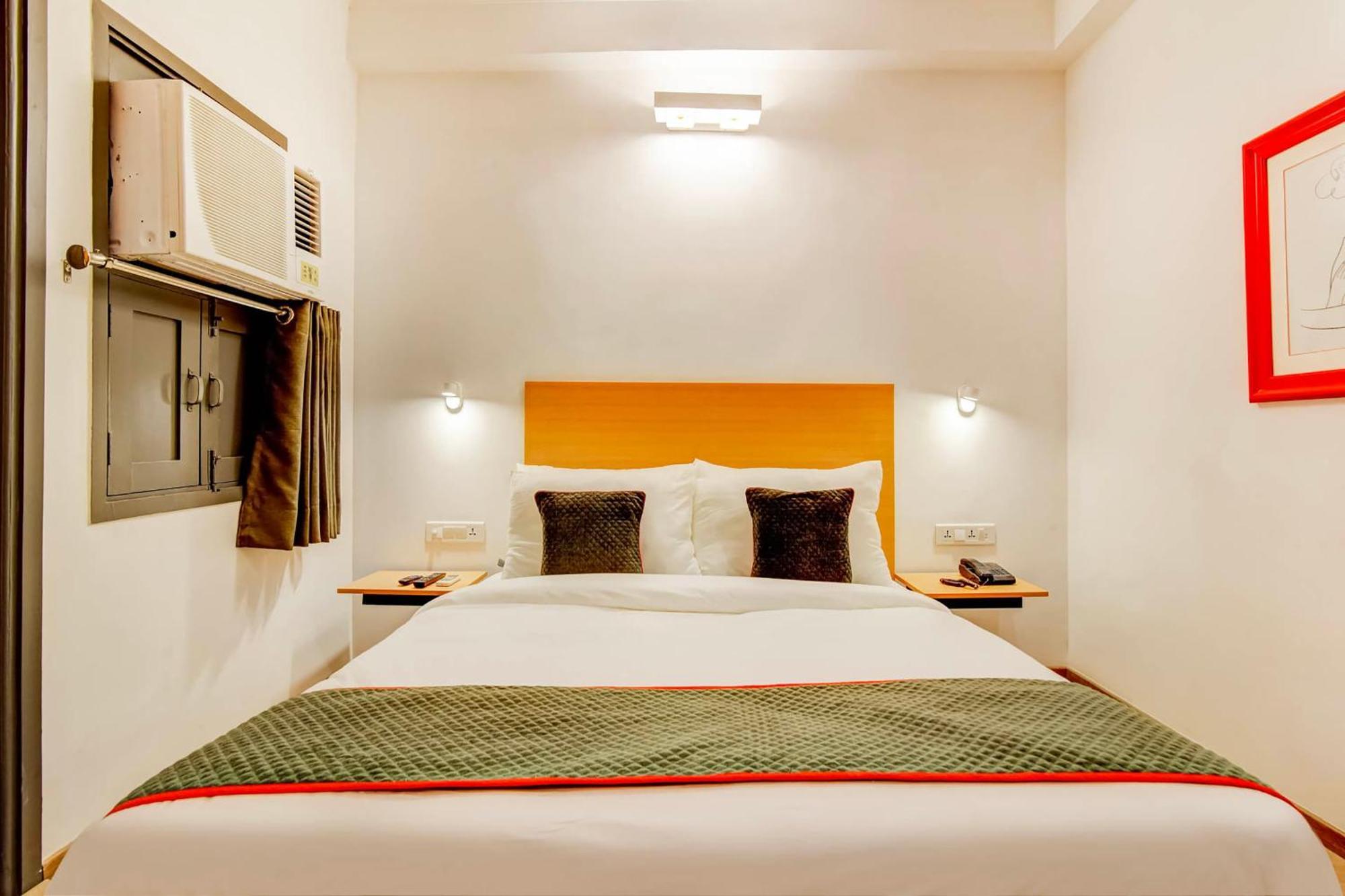 โอโย ทาวน์เฮาส์ 347 ใกล้ท่ารถ Hotel คูร์เคาน์ ภายนอก รูปภาพ
