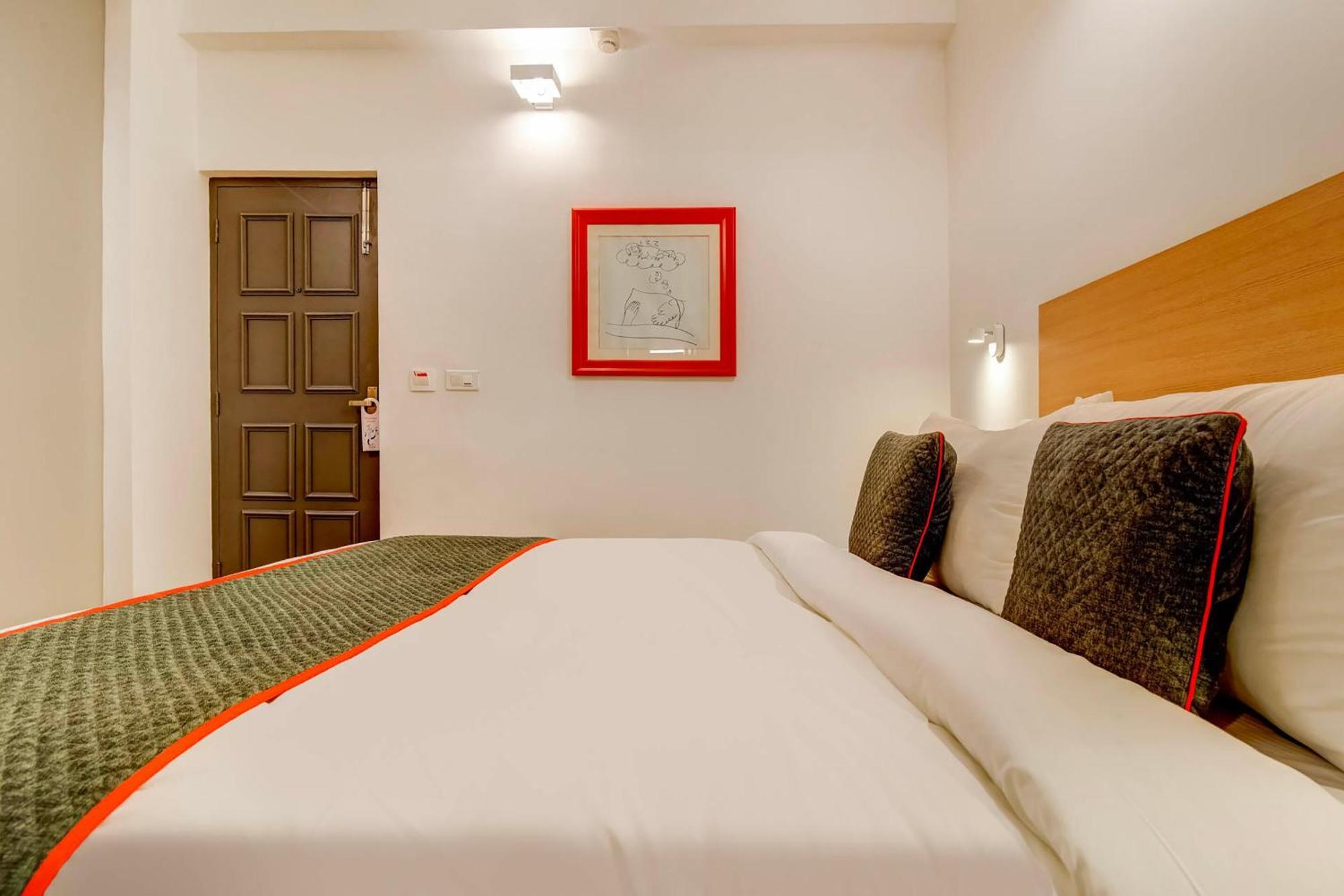 โอโย ทาวน์เฮาส์ 347 ใกล้ท่ารถ Hotel คูร์เคาน์ ภายนอก รูปภาพ